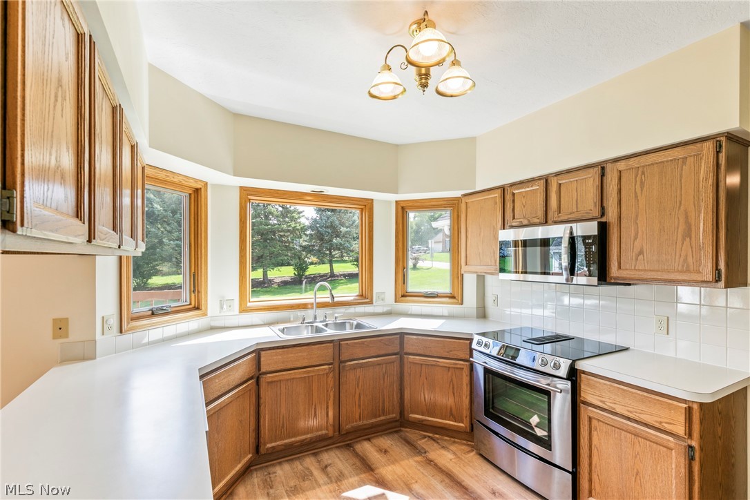 906 Southmoor Circle NE Canton OH 44721