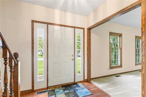 906 Southmoor Circle NE Canton OH 44721