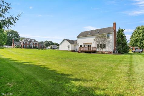 906 Southmoor Circle NE Canton OH 44721