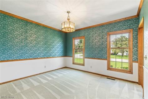 906 Southmoor Circle NE Canton OH 44721