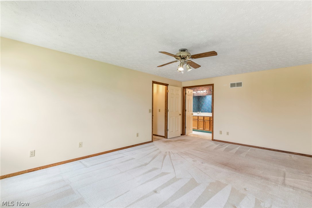 906 Southmoor Circle NE Canton OH 44721