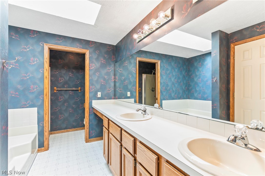 906 Southmoor Circle NE Canton OH 44721