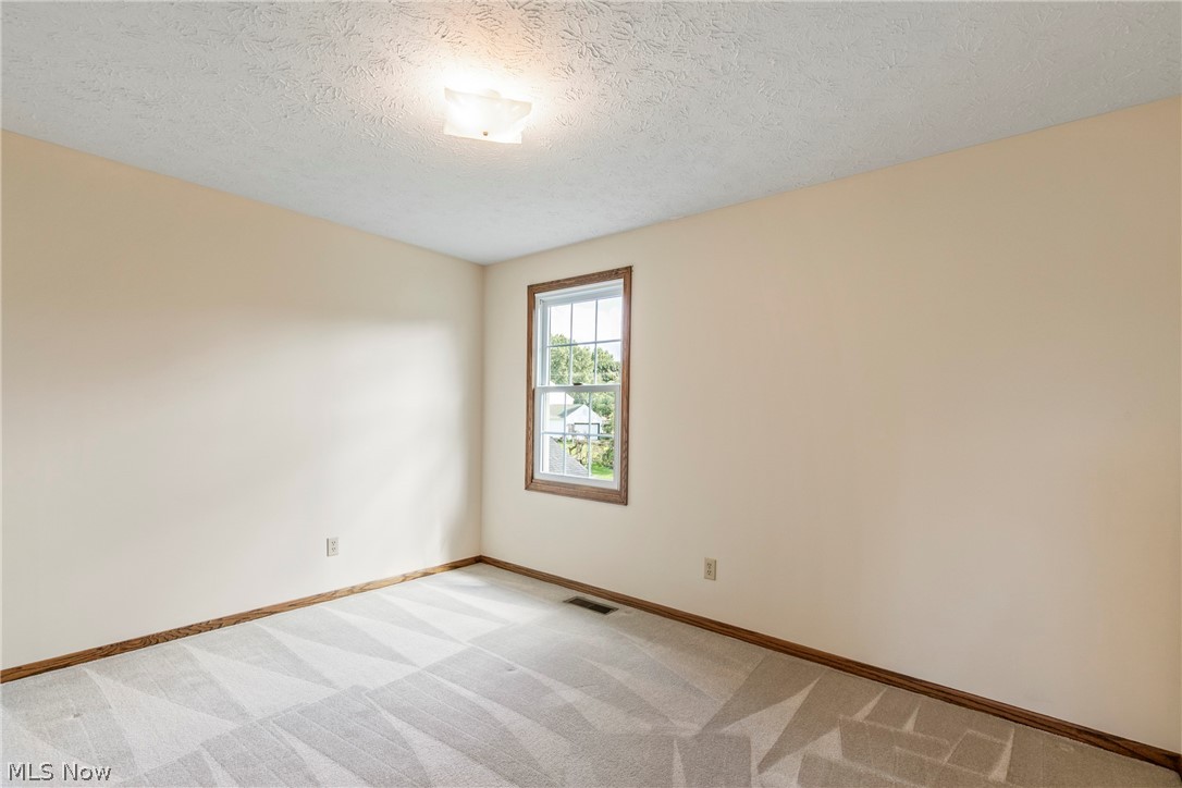 906 Southmoor Circle NE Canton OH 44721
