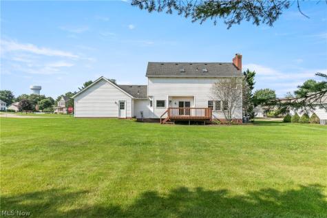 906 Southmoor Circle NE Canton OH 44721