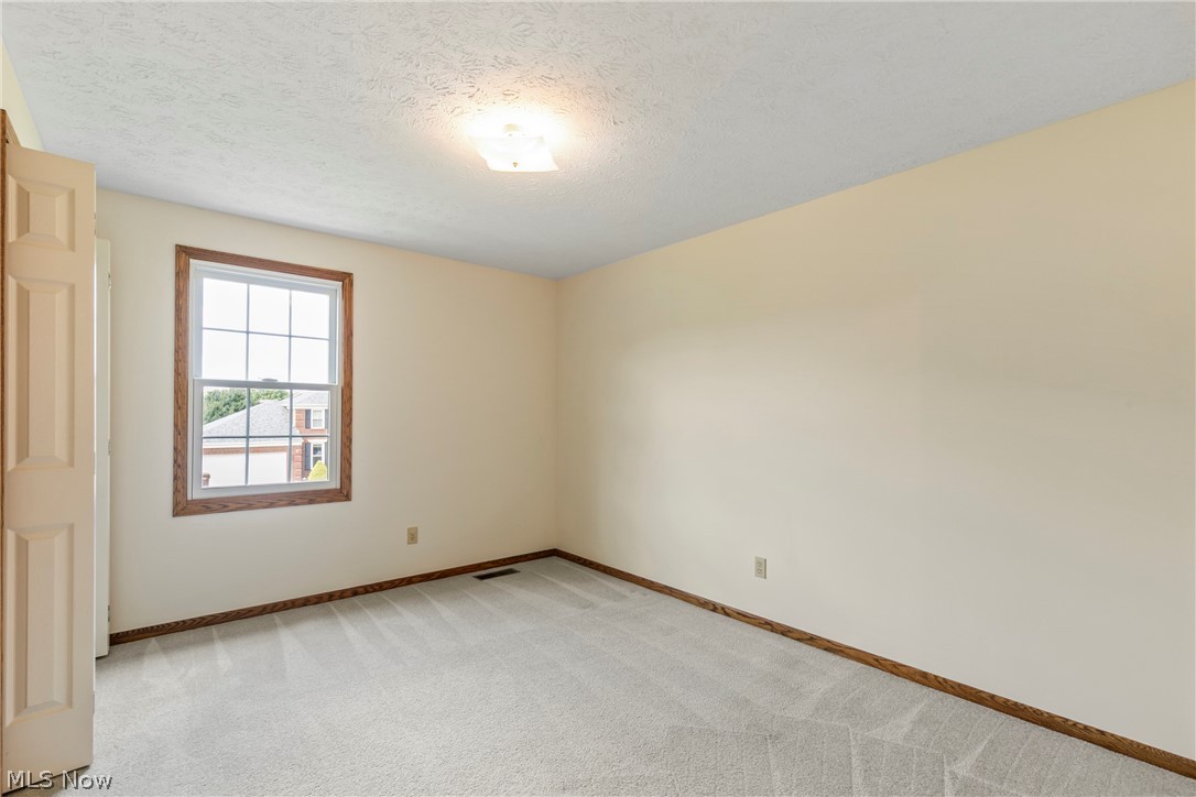 906 Southmoor Circle NE Canton OH 44721
