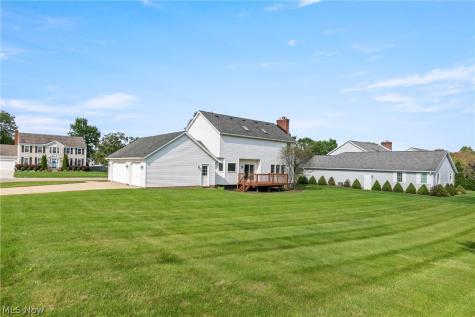 906 Southmoor Circle NE Canton OH 44721
