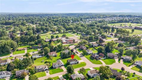 906 Southmoor Circle NE Canton OH 44721