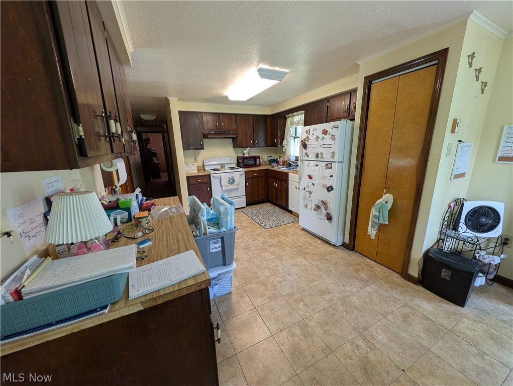 10685 Scotts Corner Road Diamond OH 44412