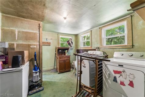 83 E Main Street Seville OH 44273