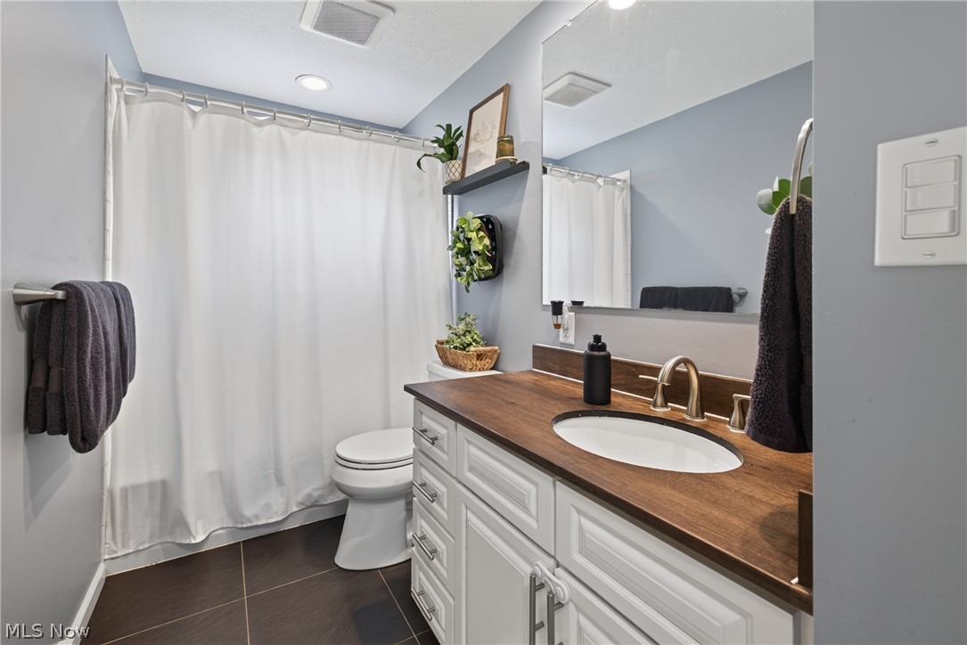 46785 Middle Ridge Road Amherst OH 44001