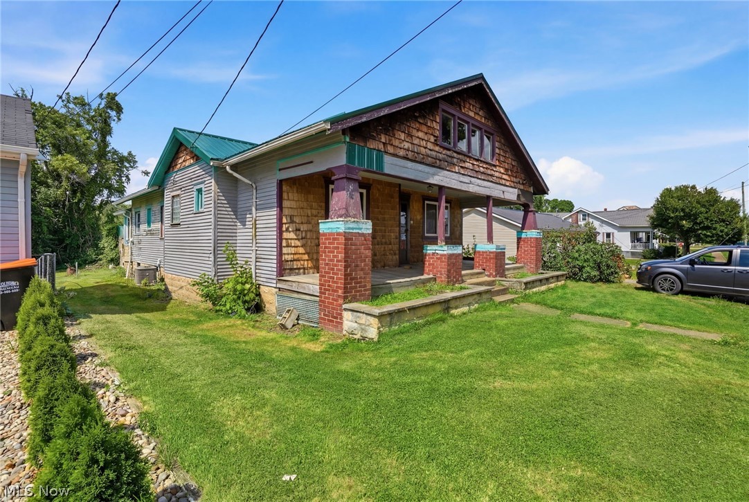 112 4th Street Frazeysburg OH 43822