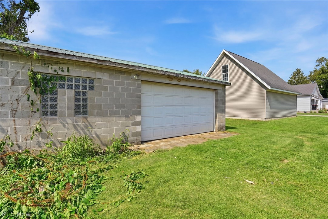 112 4th Street Frazeysburg OH 43822