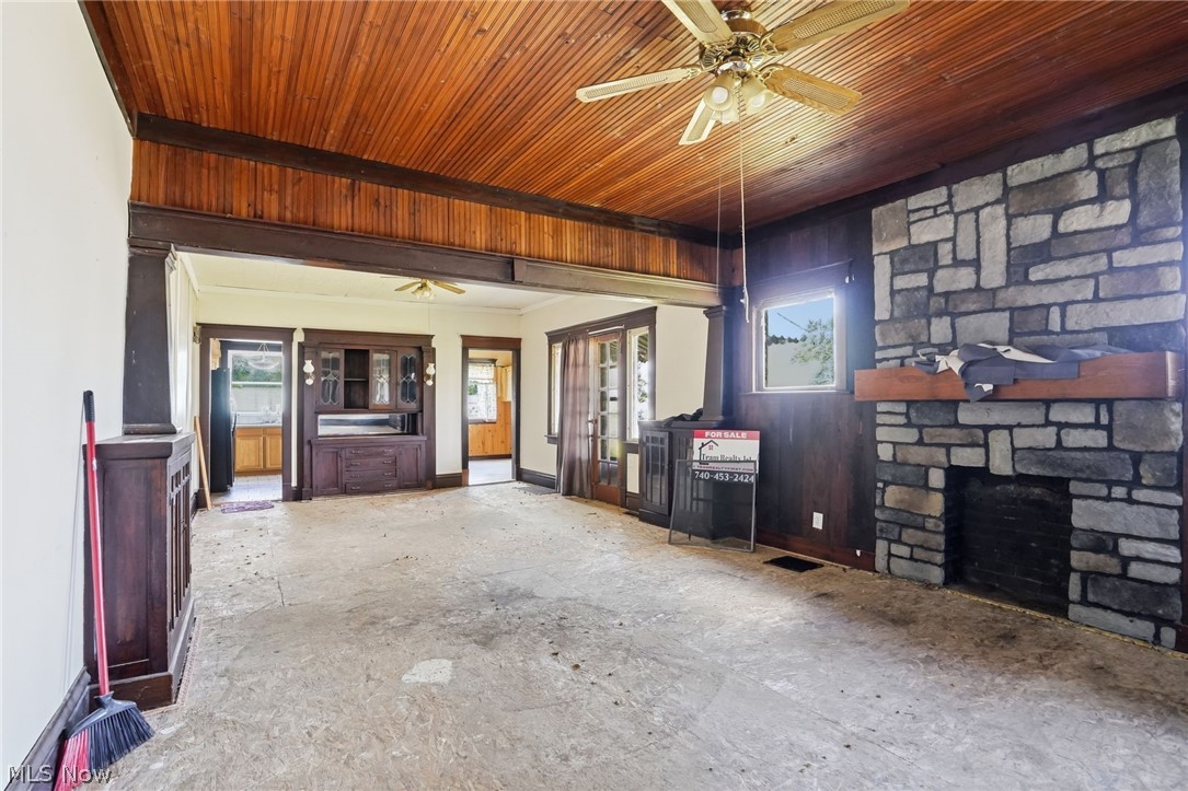 112 4th Street Frazeysburg OH 43822