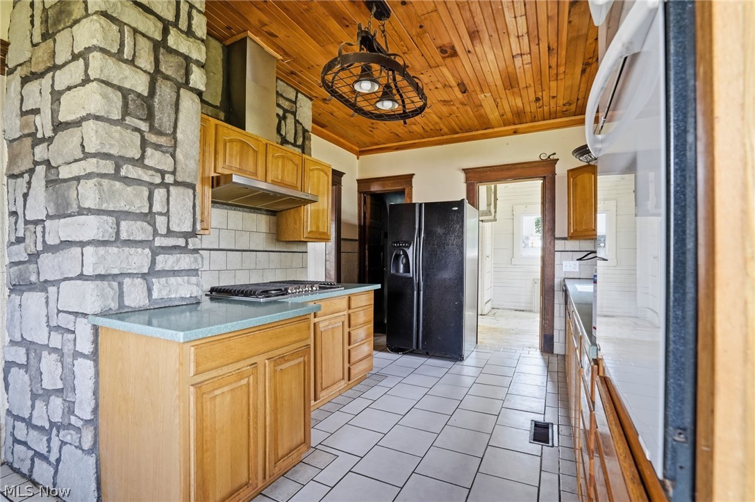 112 4th Street Frazeysburg OH 43822