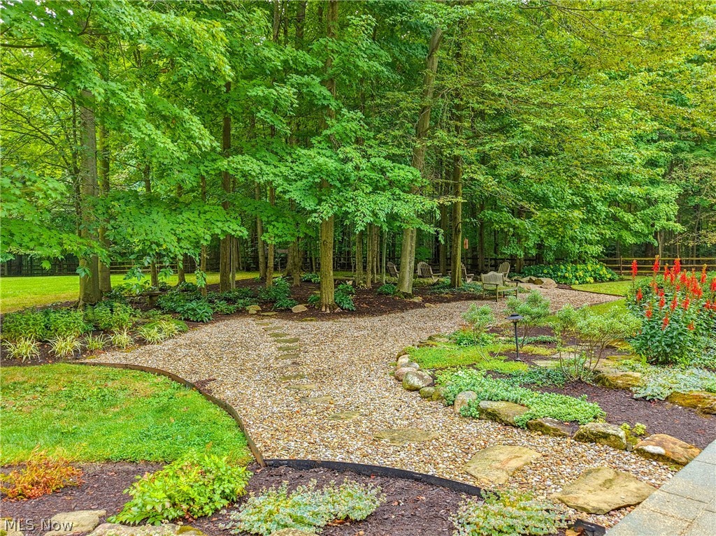 15265 Suffolk Lane Chagrin Falls OH 44022