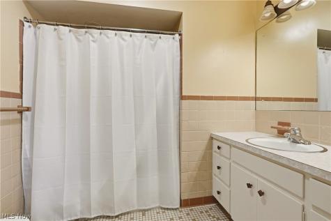 2208 Cleveland Road Wooster OH 44691