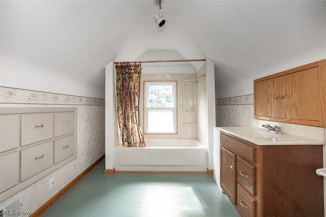 6453 W 130th Street Parma Heights OH 44130