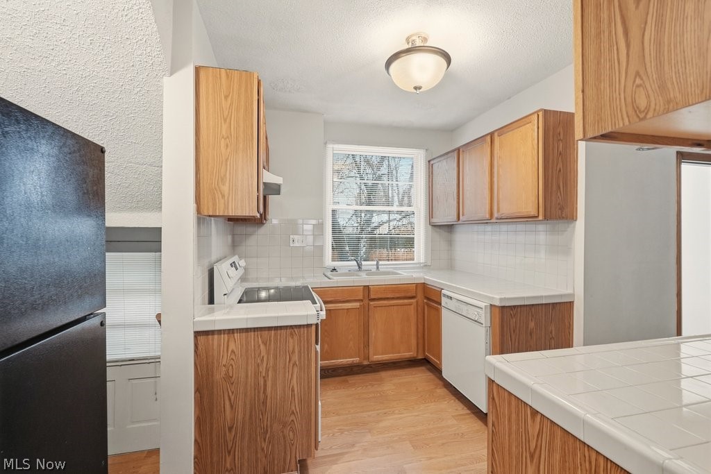1899 Hillside Terrace Akron OH 44305