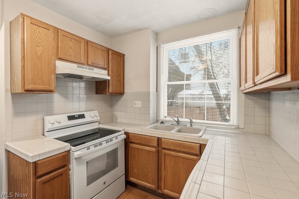 1899 Hillside Terrace Akron OH 44305