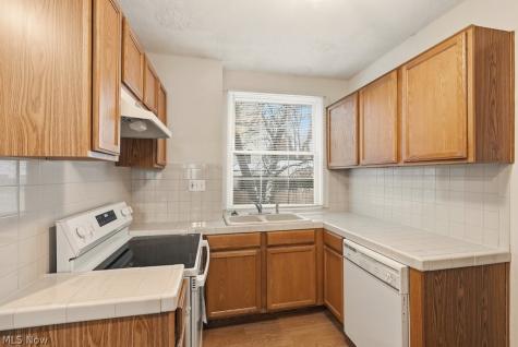 1899 Hillside Terrace Akron OH 44305