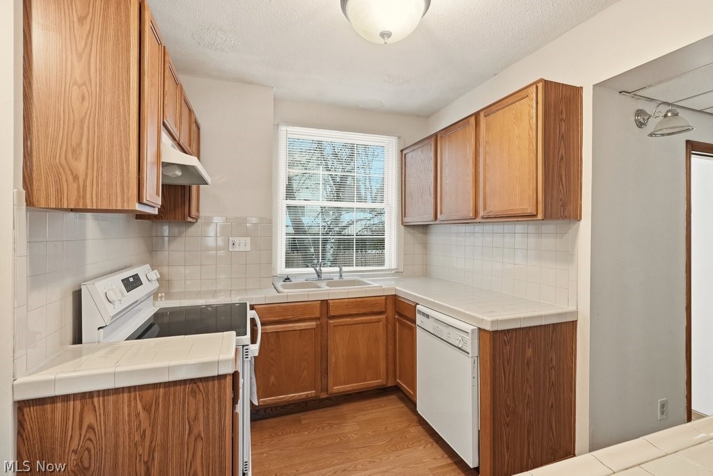 1899 Hillside Terrace Akron OH 44305