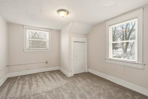 1899 Hillside Terrace Akron OH 44305