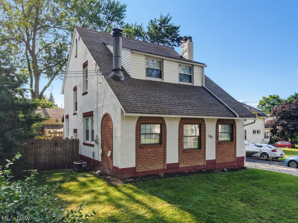 1899 Hillside Terrace Akron OH 44305