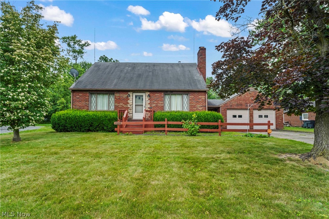 1861 Lexington Avenue NW Warren OH 44485