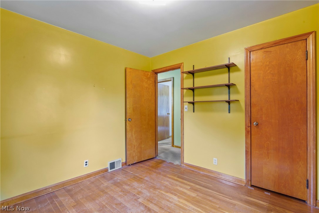 1861 Lexington Avenue NW Warren OH 44485