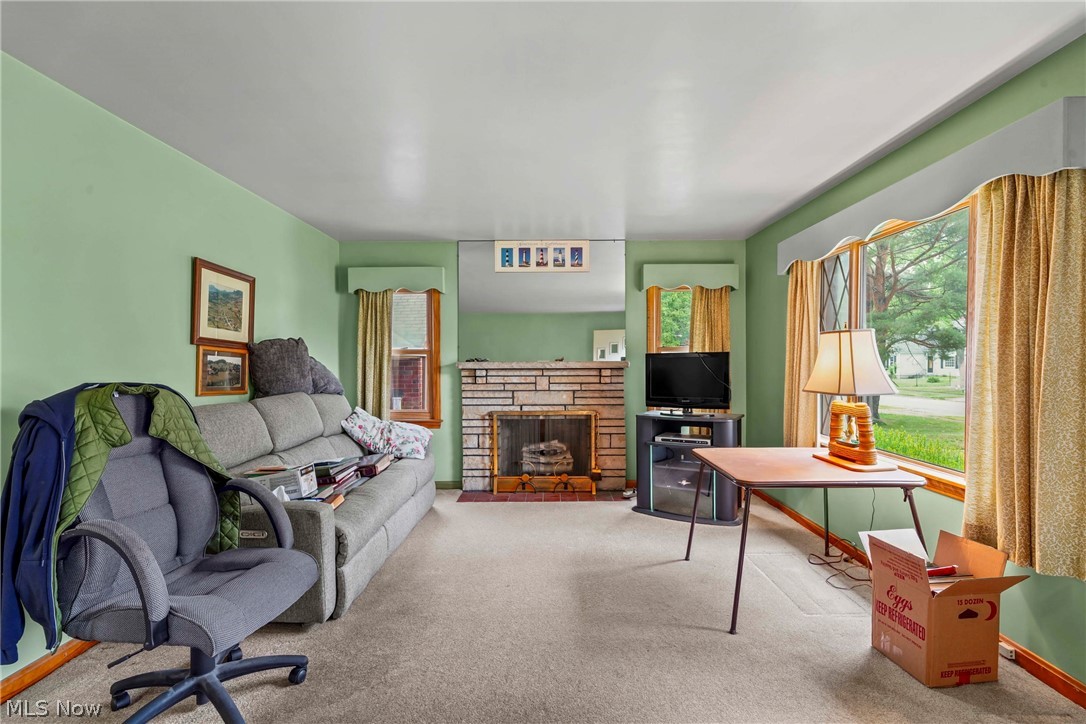 1861 Lexington Avenue NW Warren OH 44485