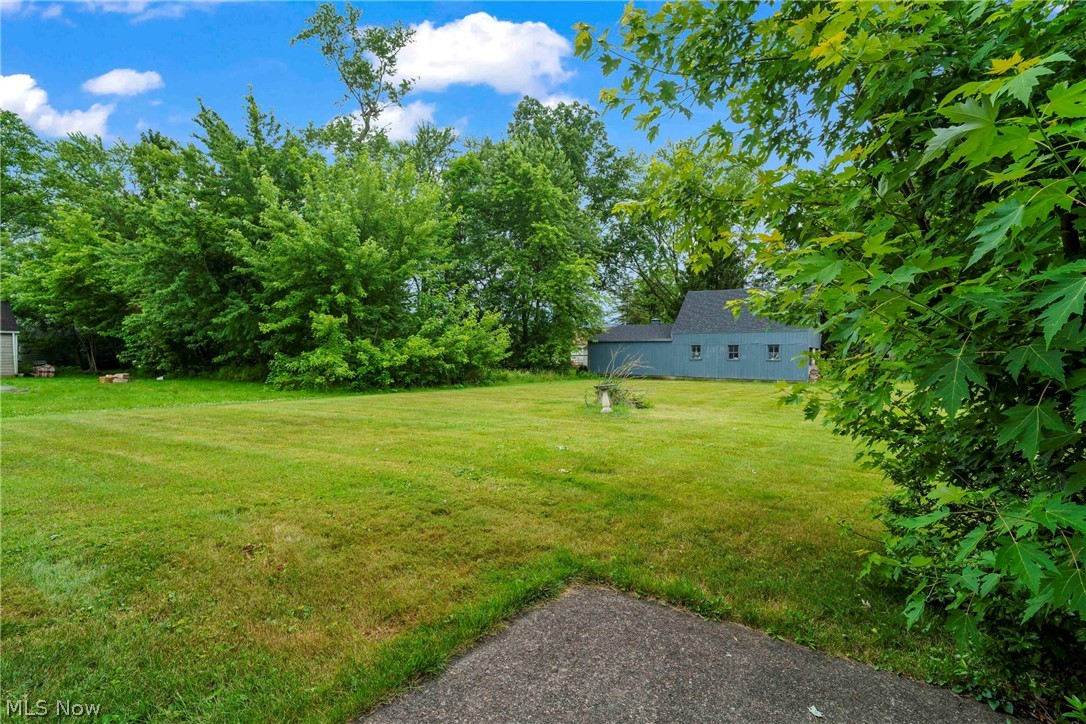 1861 Lexington Avenue NW Warren OH 44485