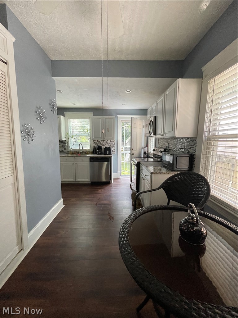 2092 W 87th Street Cleveland OH 44102