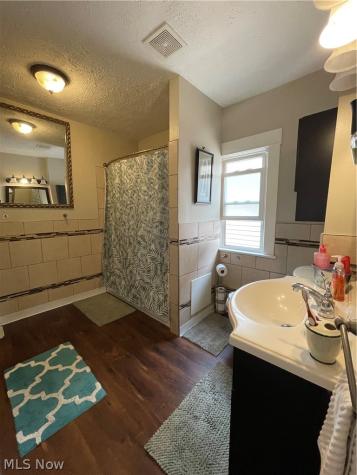 2092 W 87th Street Cleveland OH 44102