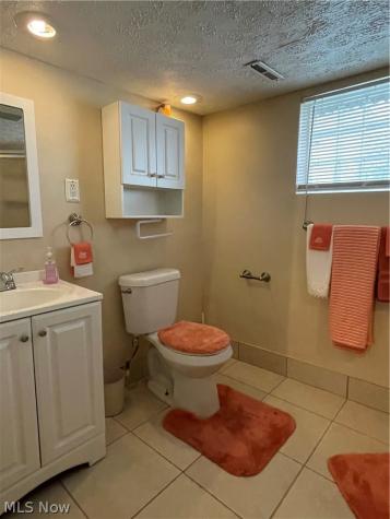 2092 W 87th Street Cleveland OH 44102