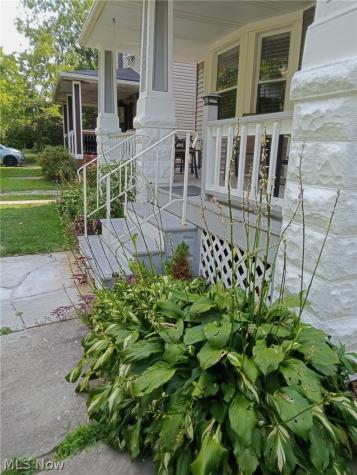 2092 W 87th Street Cleveland OH 44102
