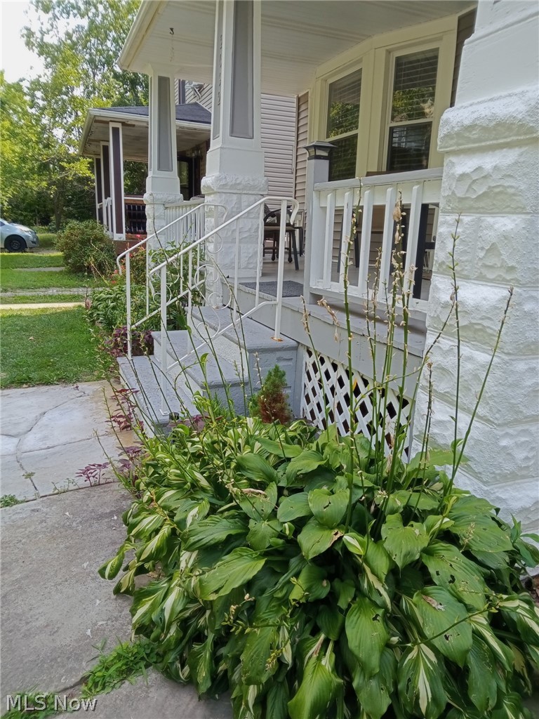 2092 W 87th Street Cleveland OH 44102