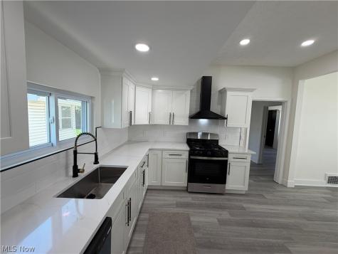 4202 Albertly Avenue Parma OH 44134