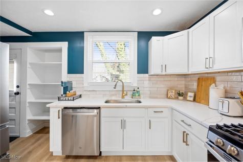 15401 Macauley Avenue Cleveland OH 44110