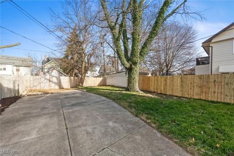 15401 Macauley Avenue Cleveland OH 44110