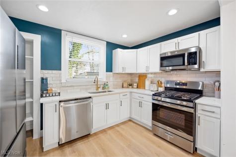 15401 Macauley Avenue Cleveland OH 44110