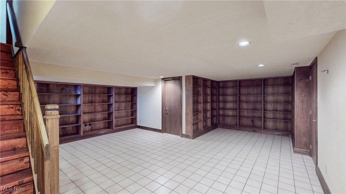 1091 Sand Run Road Akron OH 44313