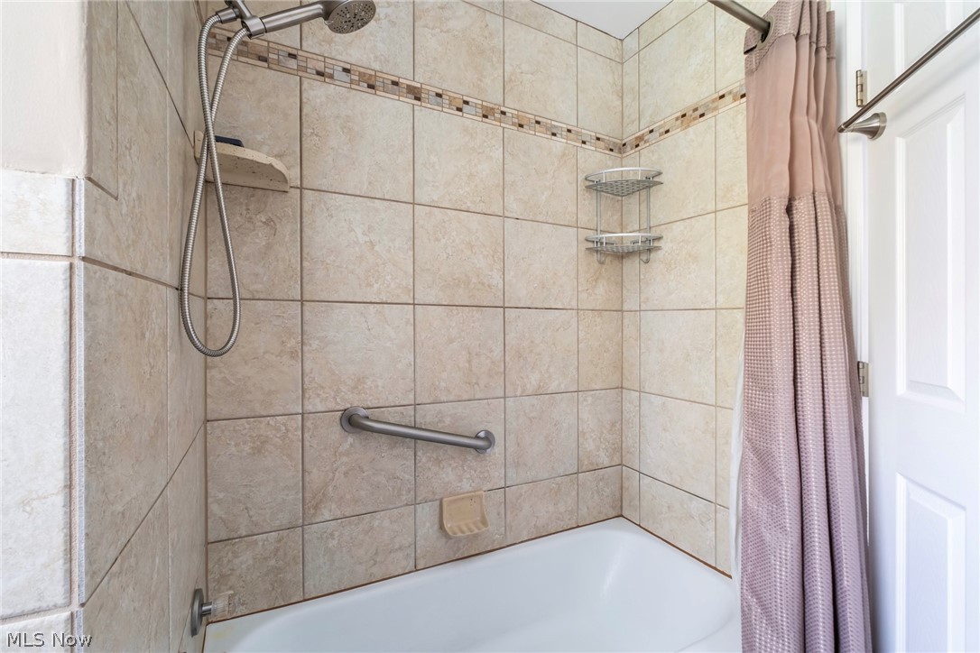 1875 Beaver Trail Mineral Ridge OH 44440