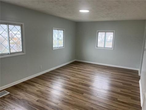 4061 Gregus Avenue Lorain OH 44055