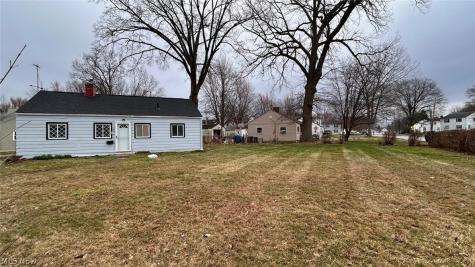4061 Gregus Avenue Lorain OH 44055