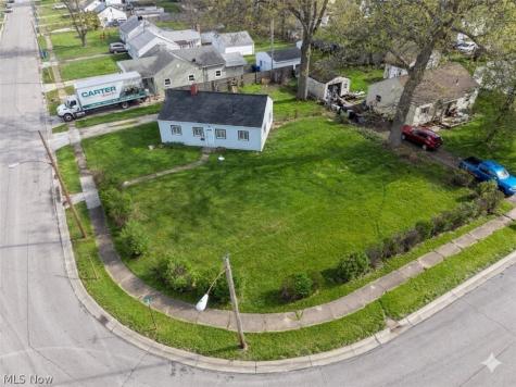 4061 Gregus Avenue Lorain OH 44055