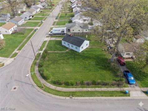 4061 Gregus Avenue Lorain OH 44055