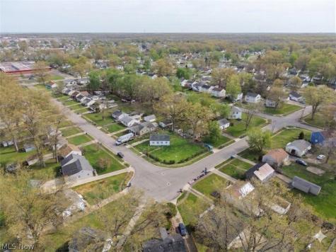 4061 Gregus Avenue Lorain OH 44055