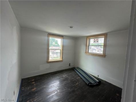 1853 Marks Avenue Akron OH 44305