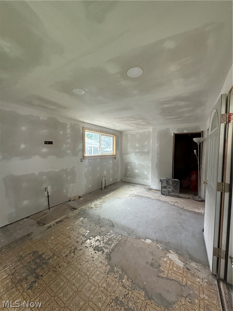 1853 Marks Avenue Akron OH 44305