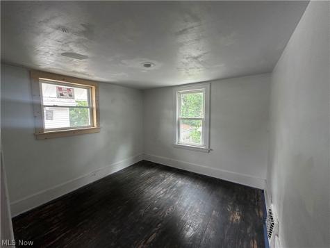 1853 Marks Avenue Akron OH 44305